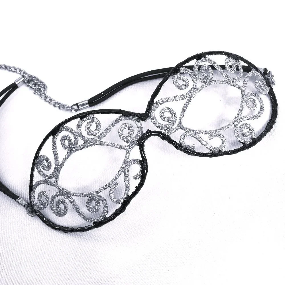 Harlequin Mask Metal Silver & Black VTG * NWOT